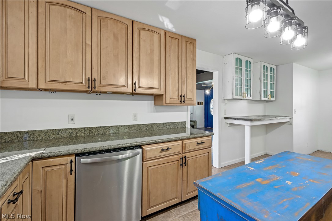 621 Kenmore Avenue NE Warren OH 44483
