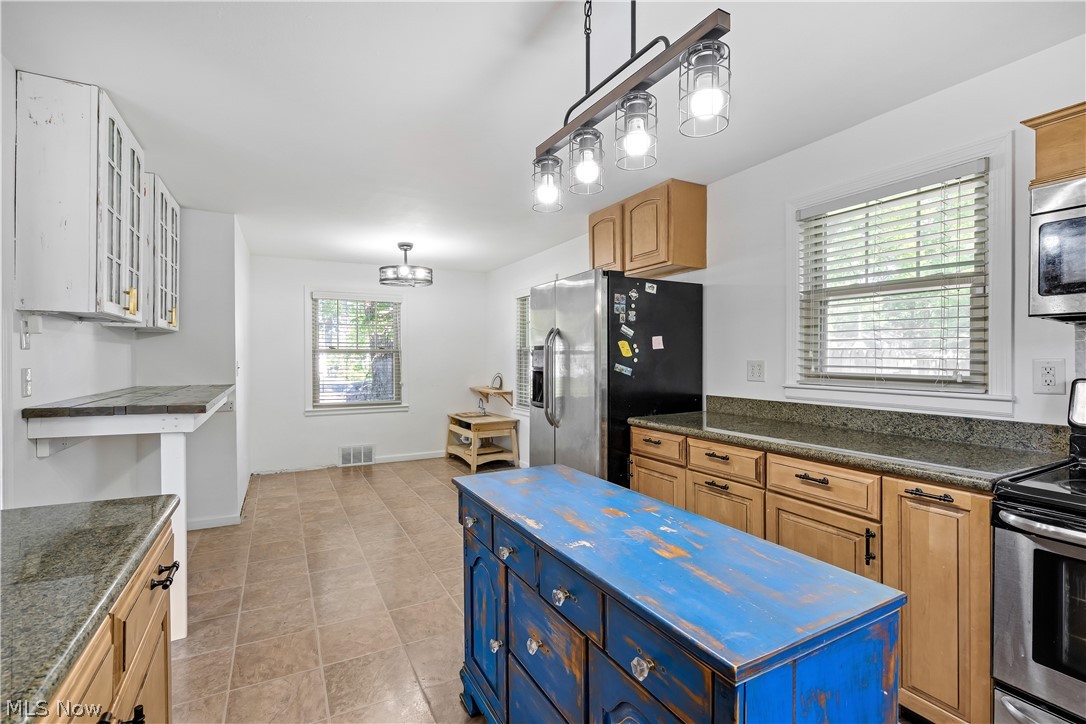 621 Kenmore Avenue NE Warren OH 44483