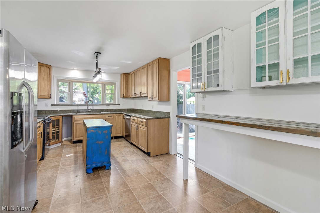621 Kenmore Avenue NE Warren OH 44483