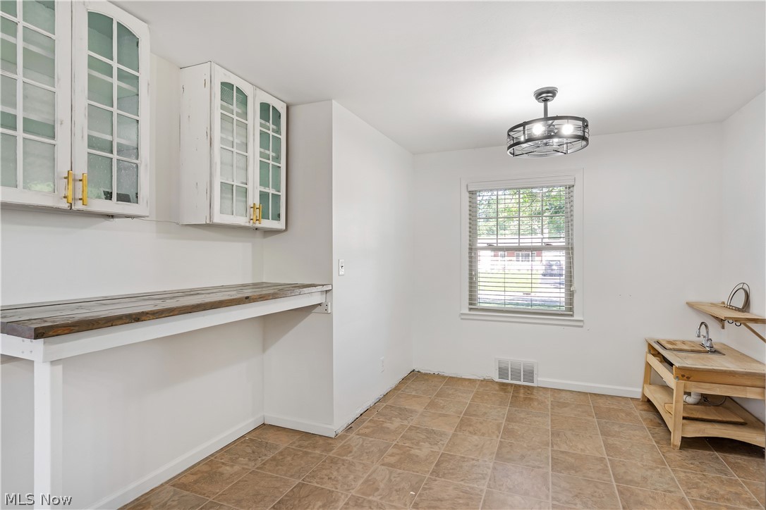621 Kenmore Avenue NE Warren OH 44483