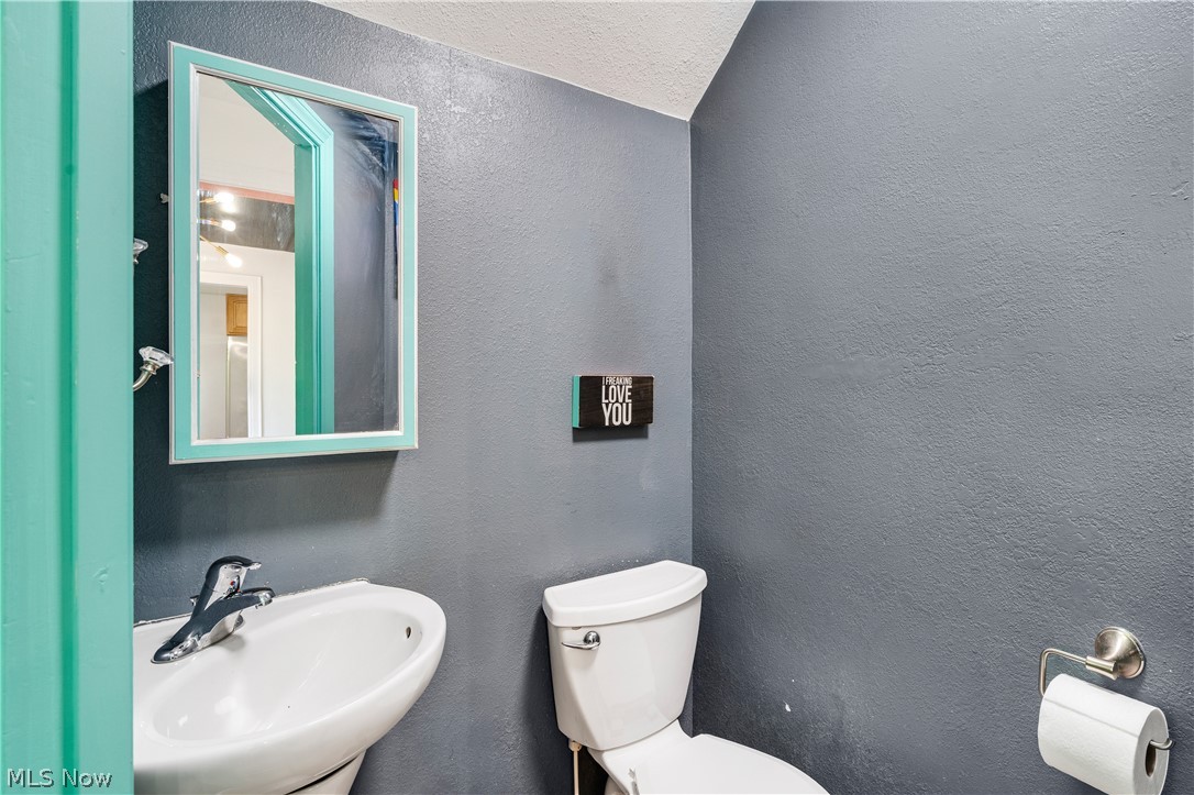 621 Kenmore Avenue NE Warren OH 44483