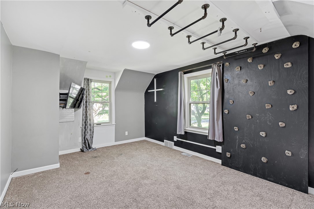 621 Kenmore Avenue NE Warren OH 44483