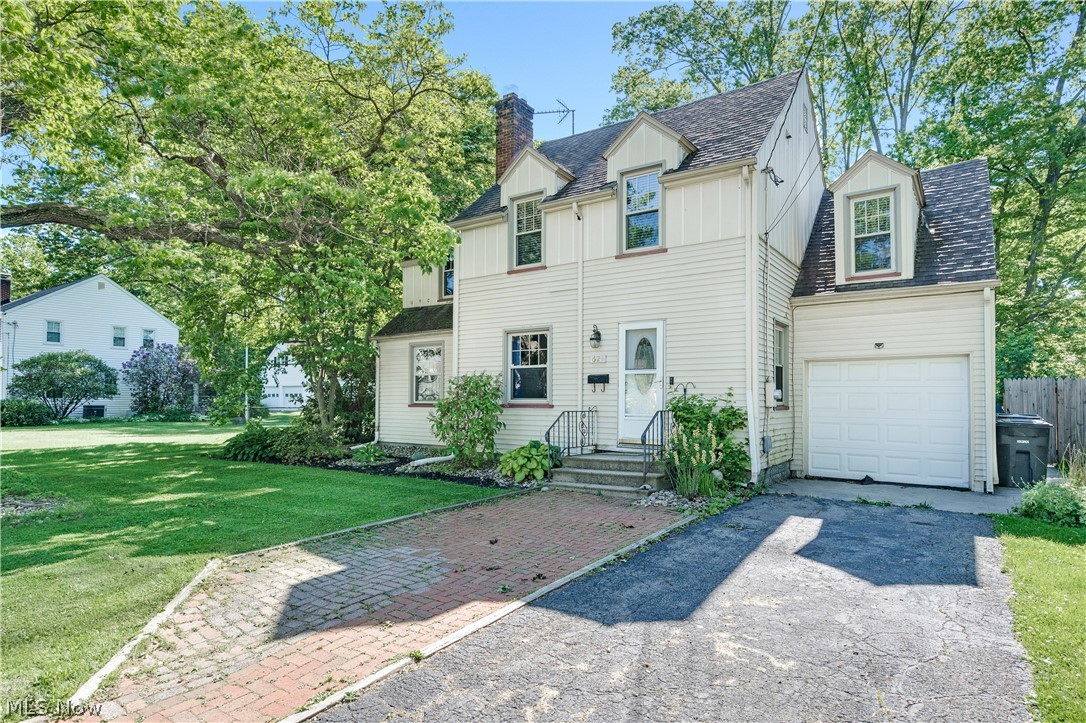 621 Kenmore Avenue NE Warren OH 44483