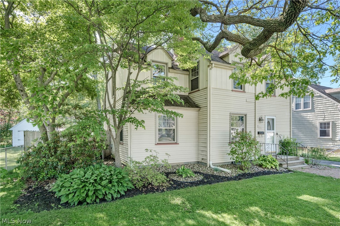 621 Kenmore Avenue NE Warren OH 44483