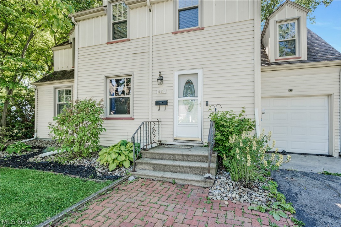 621 Kenmore Avenue NE Warren OH 44483