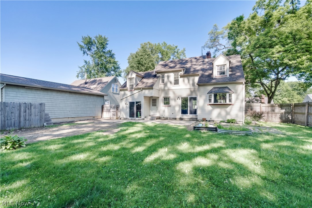 621 Kenmore Avenue NE Warren OH 44483