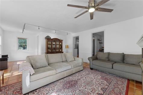 5268 Edenhurst Road Lyndhurst OH 44124