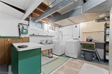 5268 Edenhurst Road Lyndhurst OH 44124