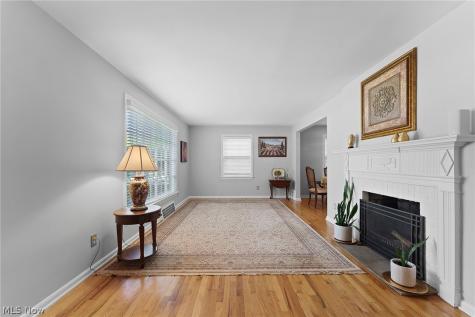 5268 Edenhurst Road Lyndhurst OH 44124