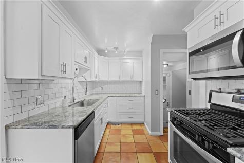 5268 Edenhurst Road Lyndhurst OH 44124