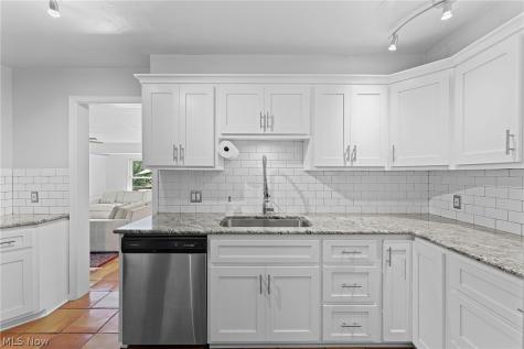 5268 Edenhurst Road Lyndhurst OH 44124