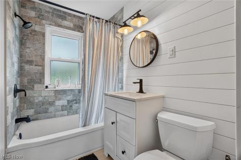 2239 Larchmont Drive Wickliffe OH 44092