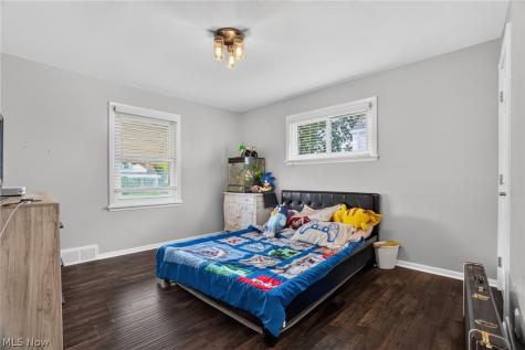 2239 Larchmont Drive Wickliffe OH 44092