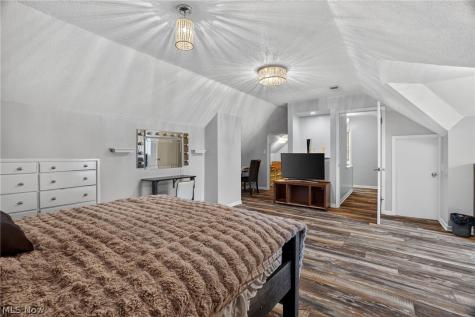 2239 Larchmont Drive Wickliffe OH 44092