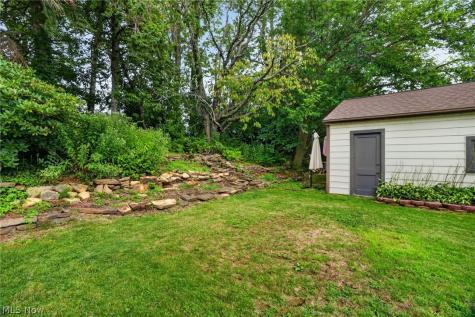 2239 Larchmont Drive Wickliffe OH 44092