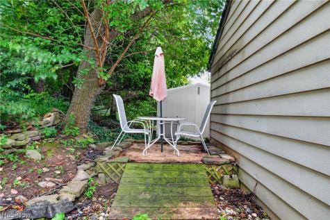 2239 Larchmont Drive Wickliffe OH 44092