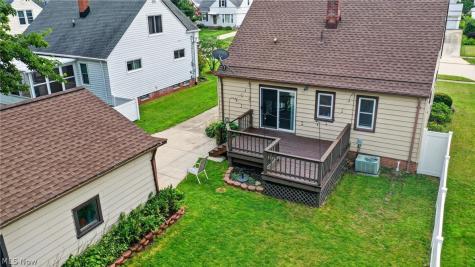 2239 Larchmont Drive Wickliffe OH 44092