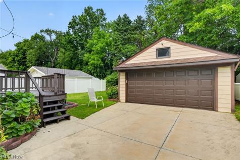 2239 Larchmont Drive Wickliffe OH 44092