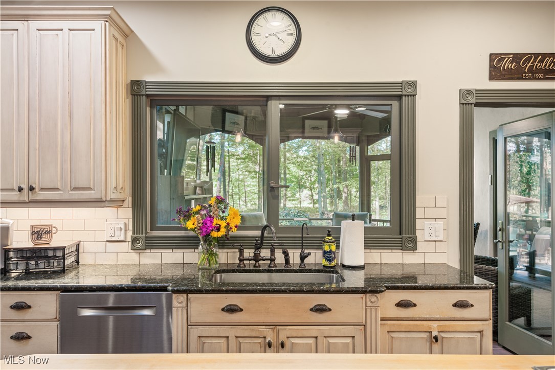 18420 May Court Chagrin Falls OH 44023