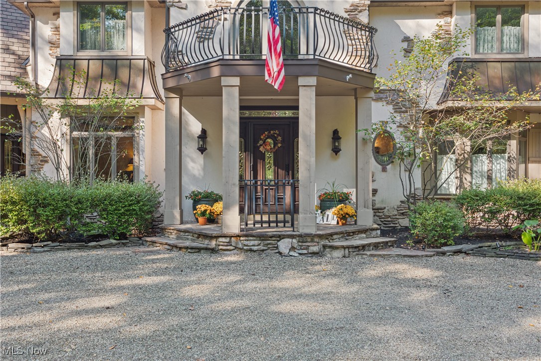 18420 May Court Chagrin Falls OH 44023