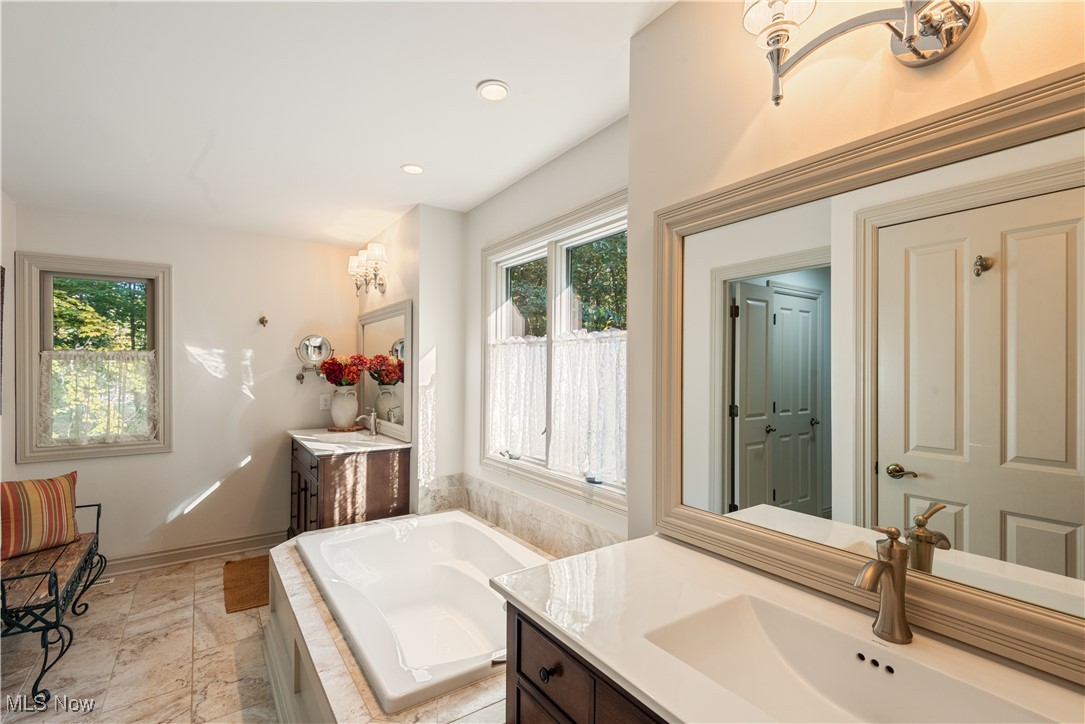 18420 May Court Chagrin Falls OH 44023