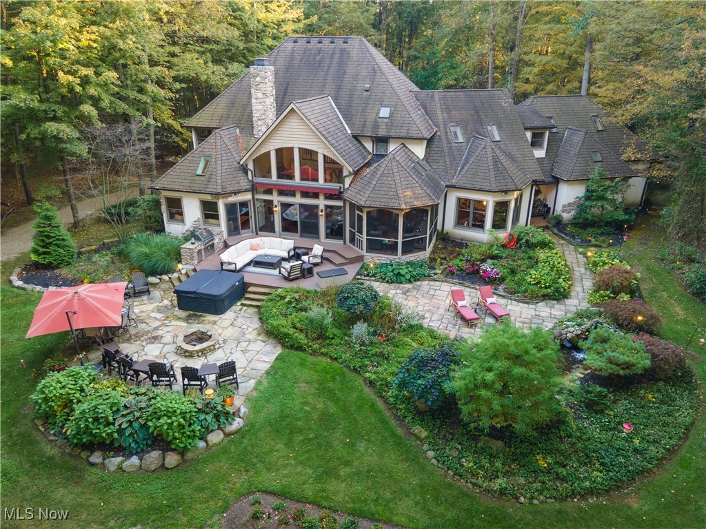 18420 May Court Chagrin Falls OH 44023