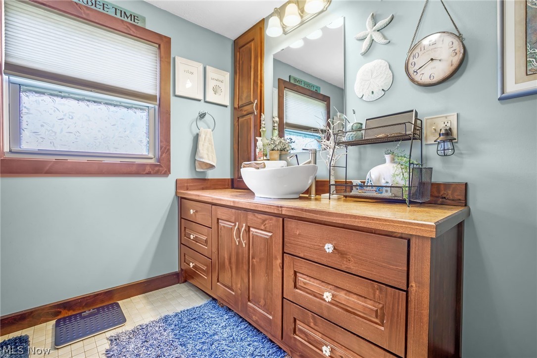 12681 Orrville Street NW North Lawrence OH 44666