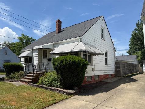 21203 Raymond Street Maple Heights OH 44137