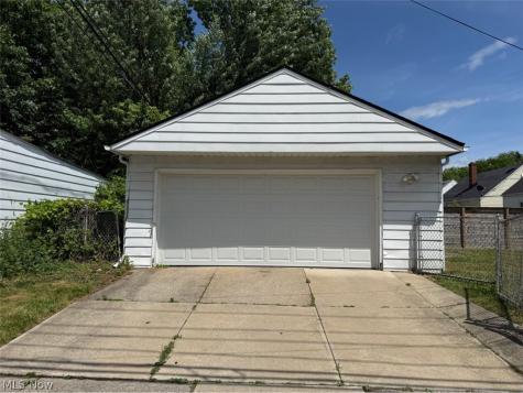 21203 Raymond Street Maple Heights OH 44137