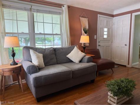 21203 Raymond Street Maple Heights OH 44137