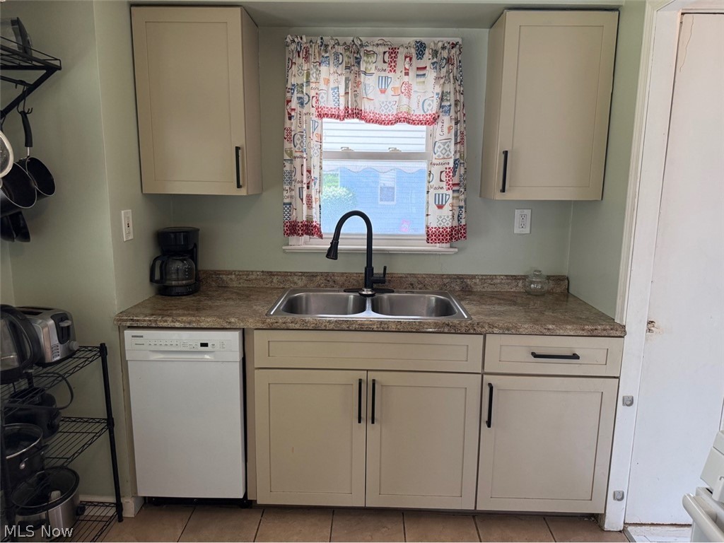 21203 Raymond Street Maple Heights OH 44137