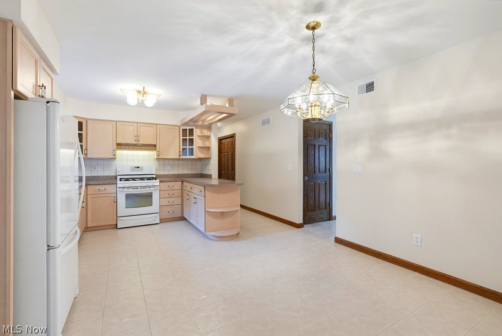 581 Maple Court Macedonia OH 44056