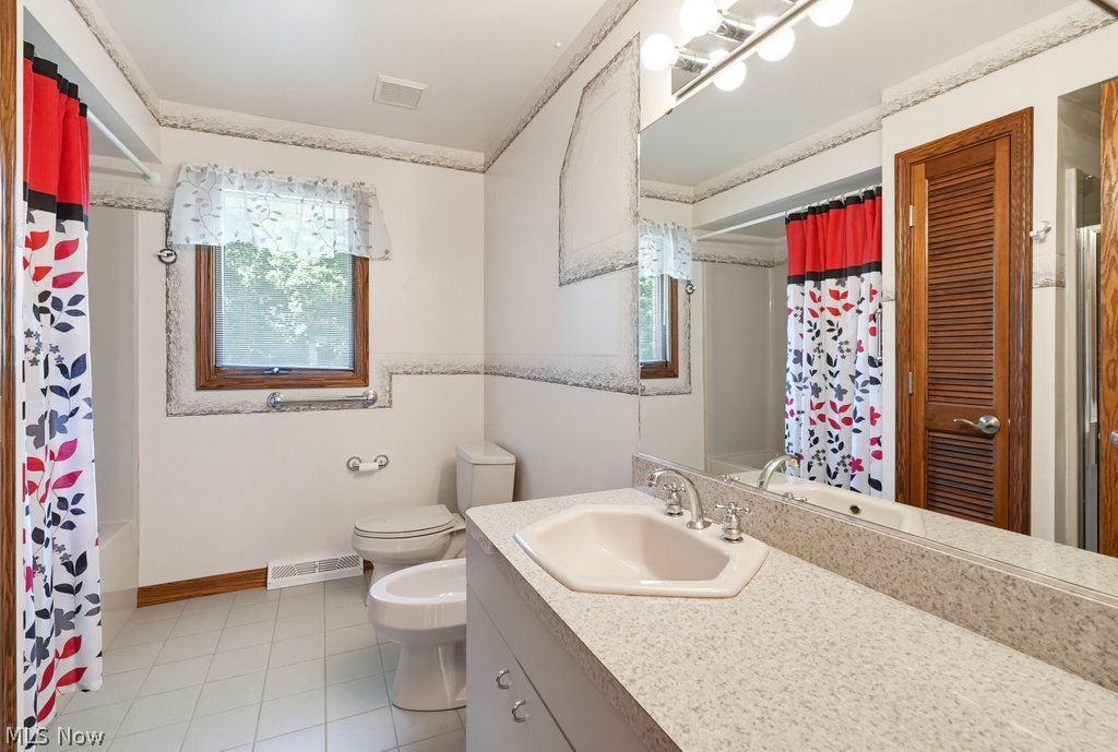 581 Maple Court Macedonia OH 44056