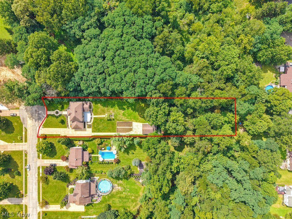 581 Maple Court Macedonia OH 44056