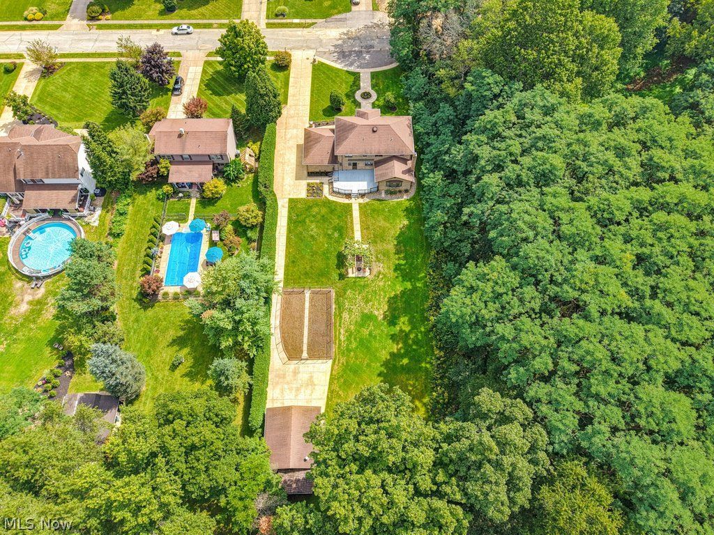 581 Maple Court Macedonia OH 44056