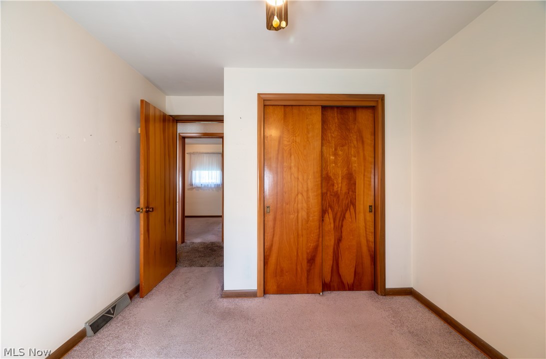 4710 Pinegrove Avenue Youngstown OH 44515