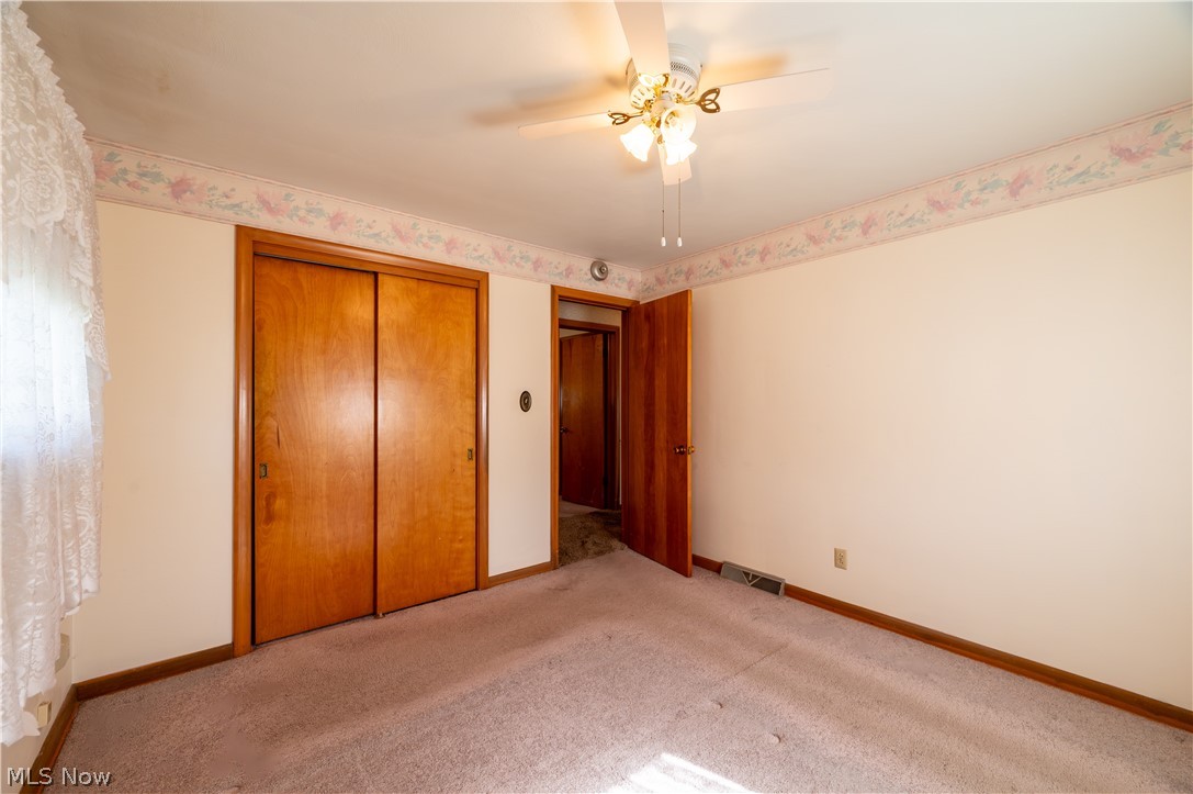 4710 Pinegrove Avenue Youngstown OH 44515