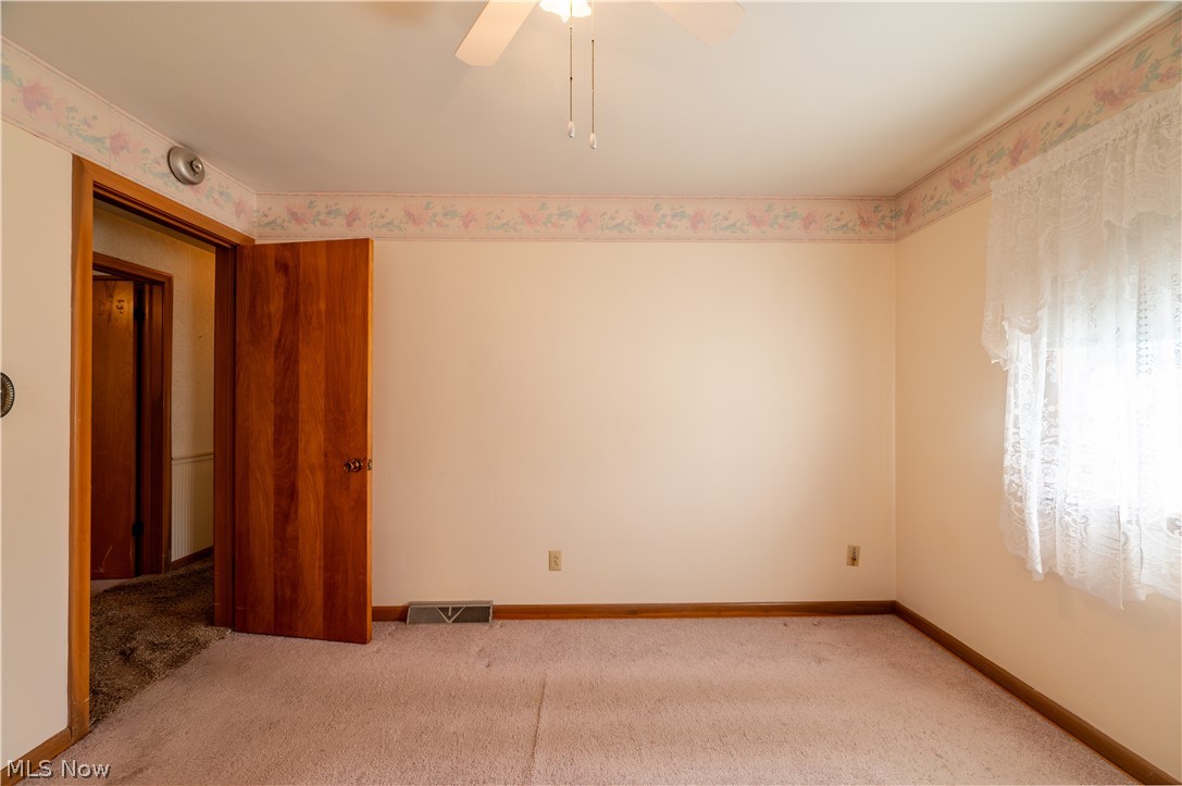 4710 Pinegrove Avenue Youngstown OH 44515