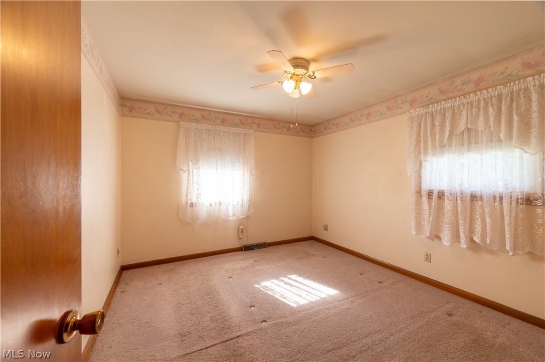 4710 Pinegrove Avenue Youngstown OH 44515