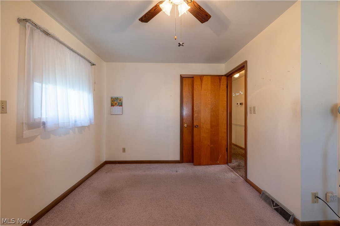 4710 Pinegrove Avenue Youngstown OH 44515