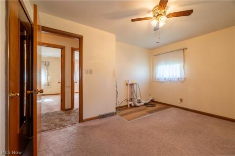 4710 Pinegrove Avenue Youngstown OH 44515