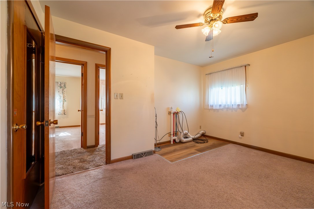 4710 Pinegrove Avenue Youngstown OH 44515