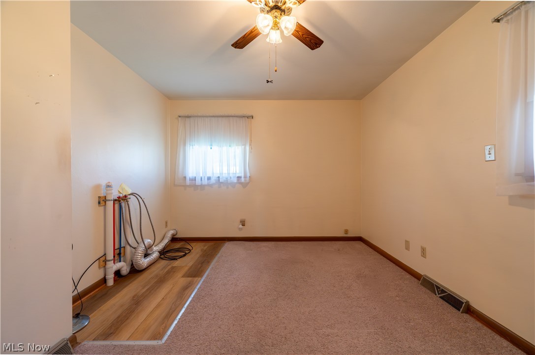 4710 Pinegrove Avenue Youngstown OH 44515