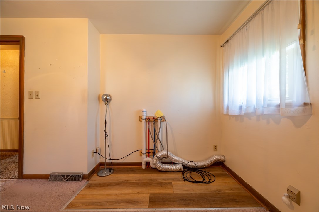 4710 Pinegrove Avenue Youngstown OH 44515