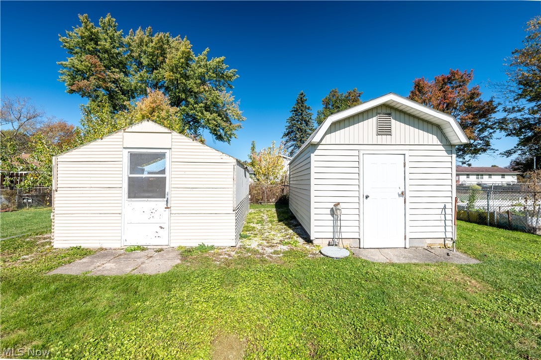 4710 Pinegrove Avenue Youngstown OH 44515