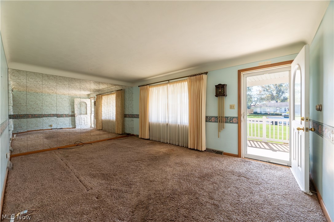 4710 Pinegrove Avenue Youngstown OH 44515