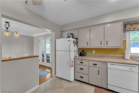 364 Cherry Lane Seven Hills OH 44131