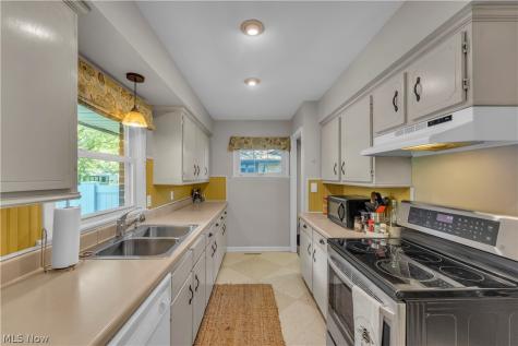 364 Cherry Lane Seven Hills OH 44131