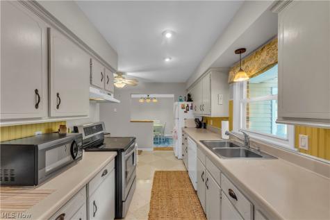 364 Cherry Lane Seven Hills OH 44131