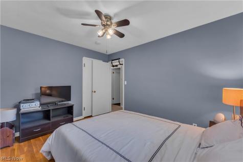 364 Cherry Lane Seven Hills OH 44131
